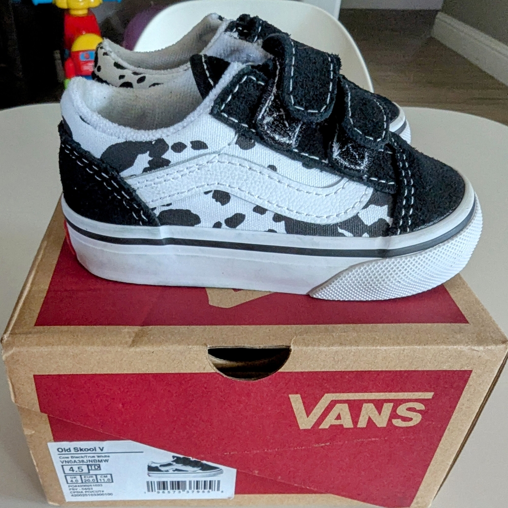 Vans Kids Old Skool V Black and White Shoes